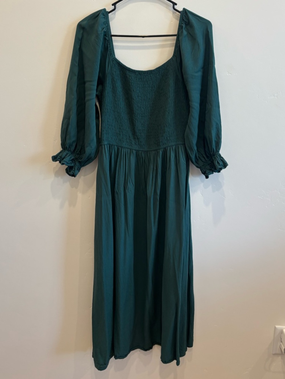 Green square neckline midi length dress